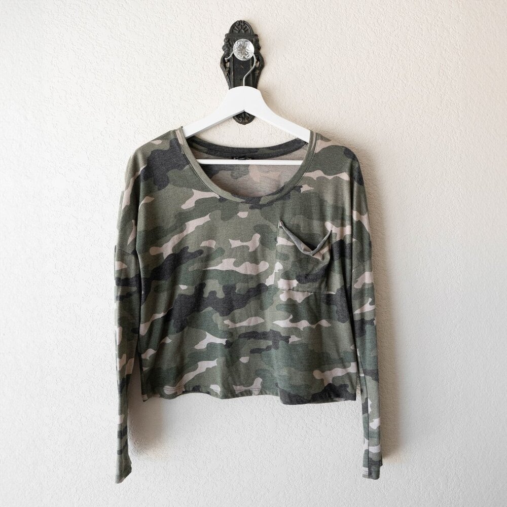Express Size XS Camo Long Sleeve Top Green Camouflage Cropped Pocket Tee